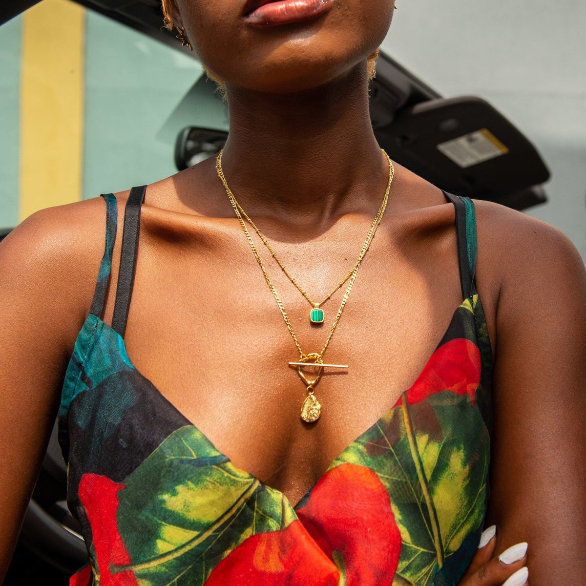 Verona Gold Figaro T-Bar Necklace – Grove Vae