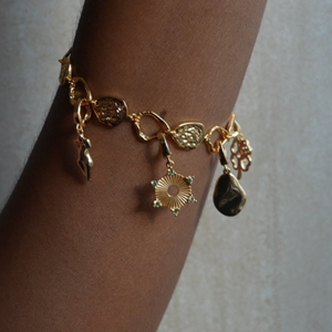 Circle fan charm on Verona Signature Bracelet