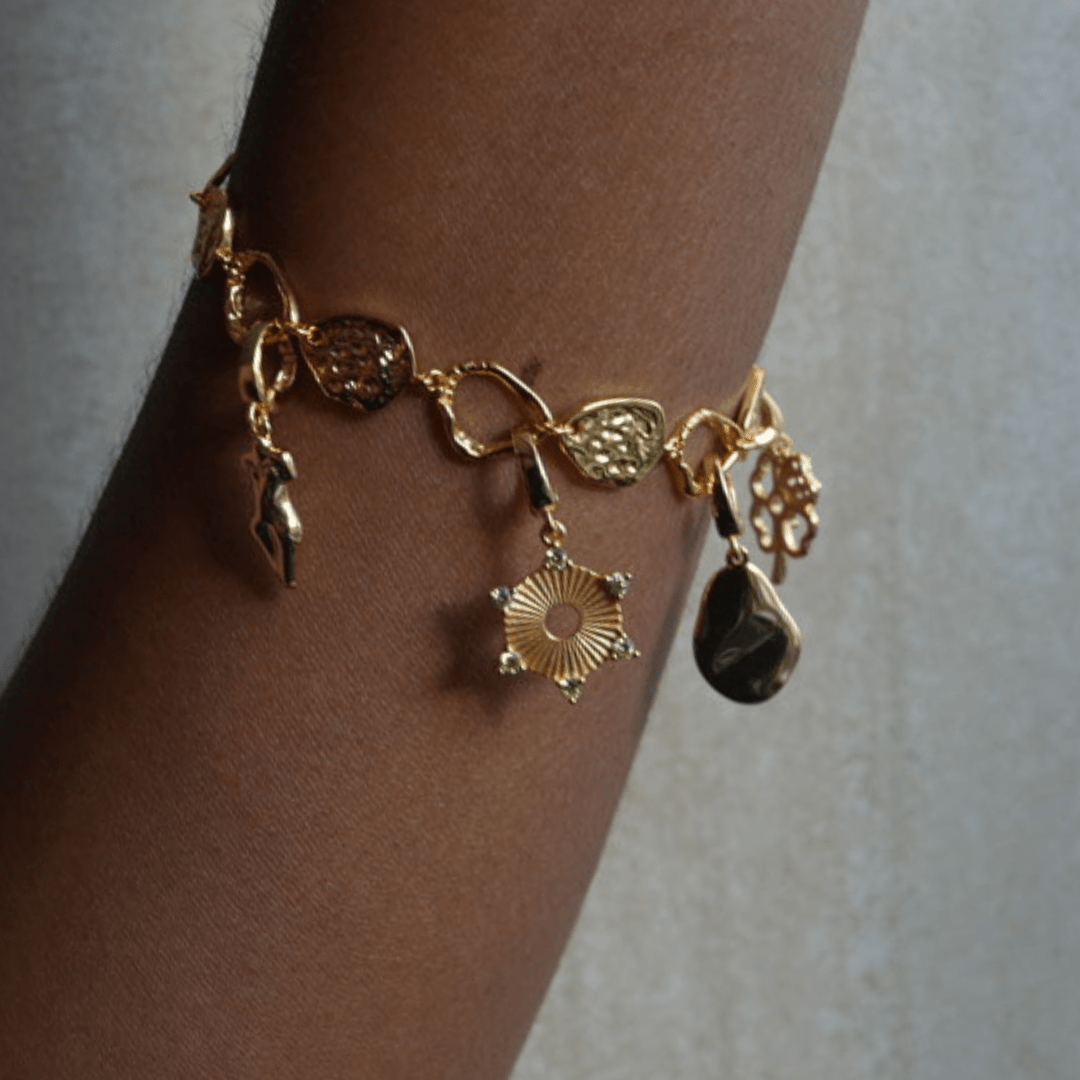 Circle Fan Charm - Grove & Vae