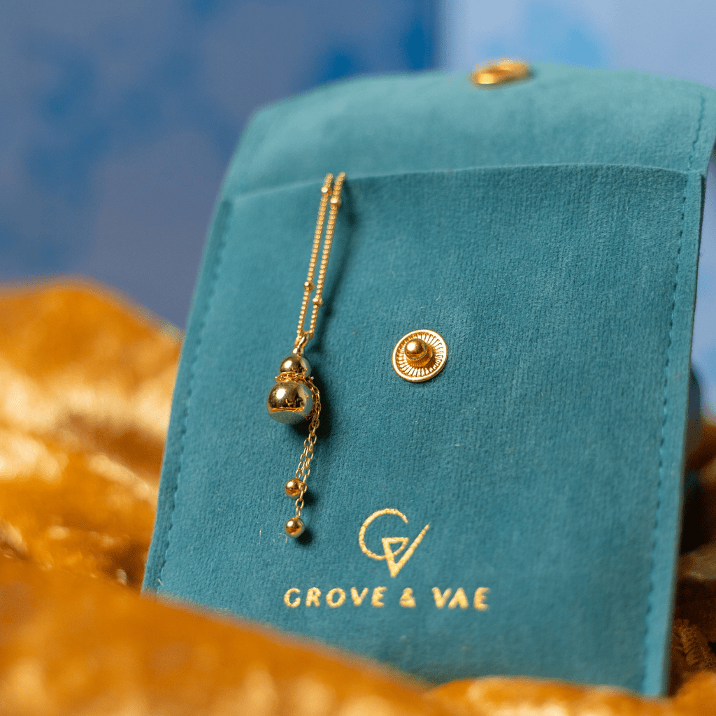 Signature Velvet Jewellery Pouch - Grove & Vae