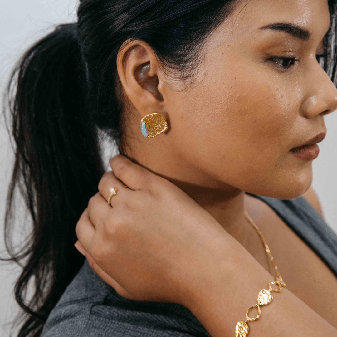Terre Textured Gold Earrings - Grove & Vae